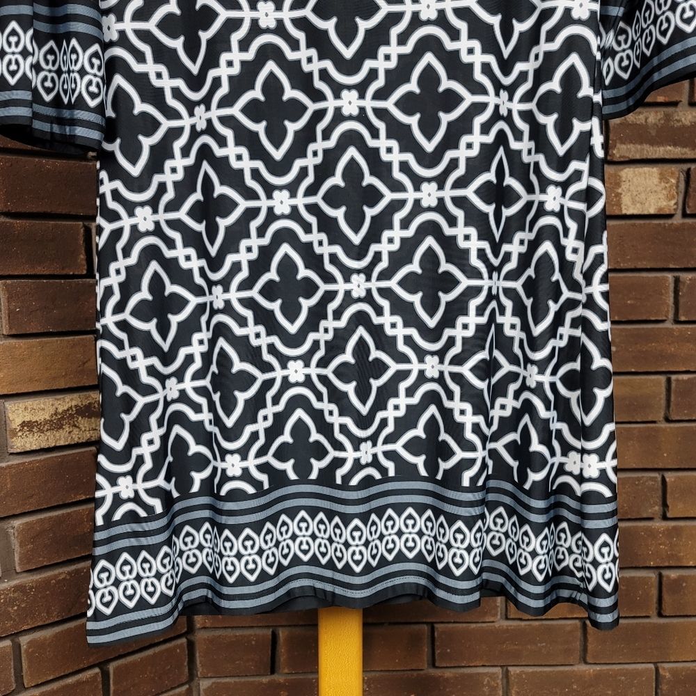 Charlie Paige 3/4 sleeve stretch printed v neck dress size s/m - Picture 4 of 8